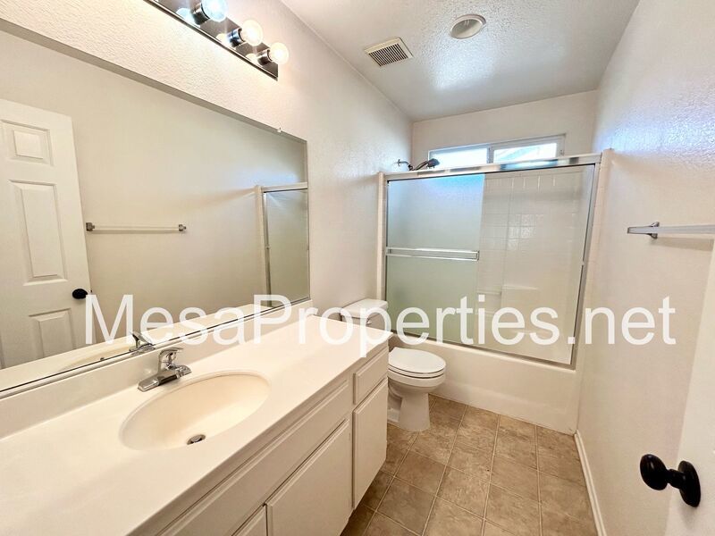 Beautiful 4 Bed 3 Bath Home with a Sunroom and Solar Panels in Victorville! property image