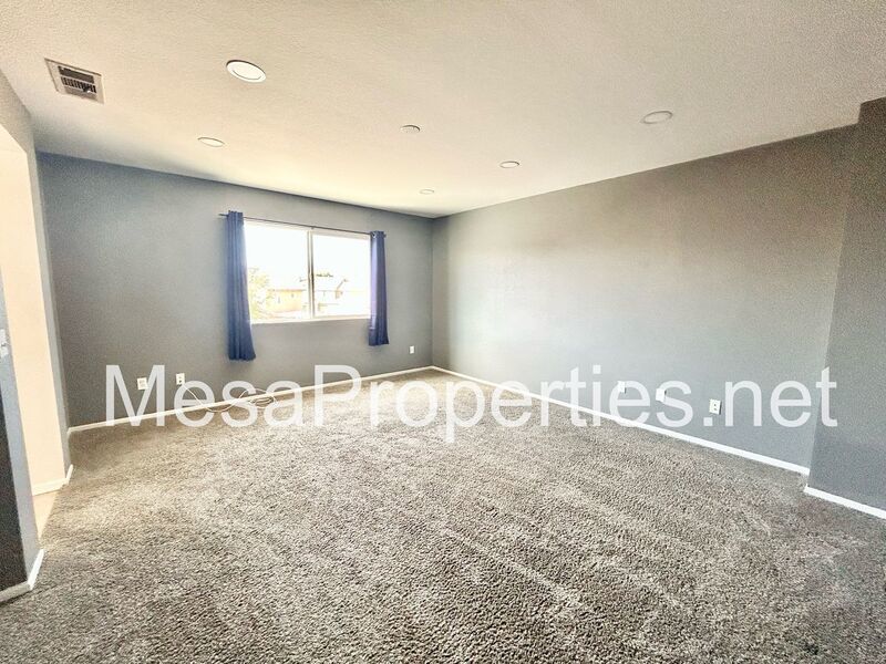 Beautiful 4 Bed 3 Bath Home with a Sunroom and Solar Panels in Victorville! property image