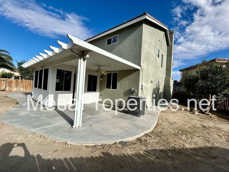 Beautiful 4 Bed 3 Bath Home with a Sunroom and Solar Panels in Victorville! property image
