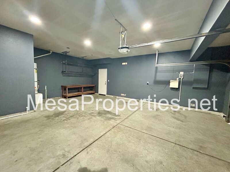 Beautiful 4 Bed 3 Bath Home with a Sunroom and Solar Panels in Victorville! property image