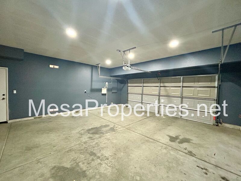 Beautiful 4 Bed 3 Bath Home with a Sunroom and Solar Panels in Victorville! property image