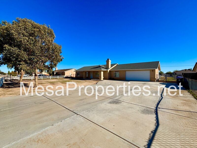 Spacious 4 bedroom 2 bath home with a 2 car garage located in Apple Valley! property image