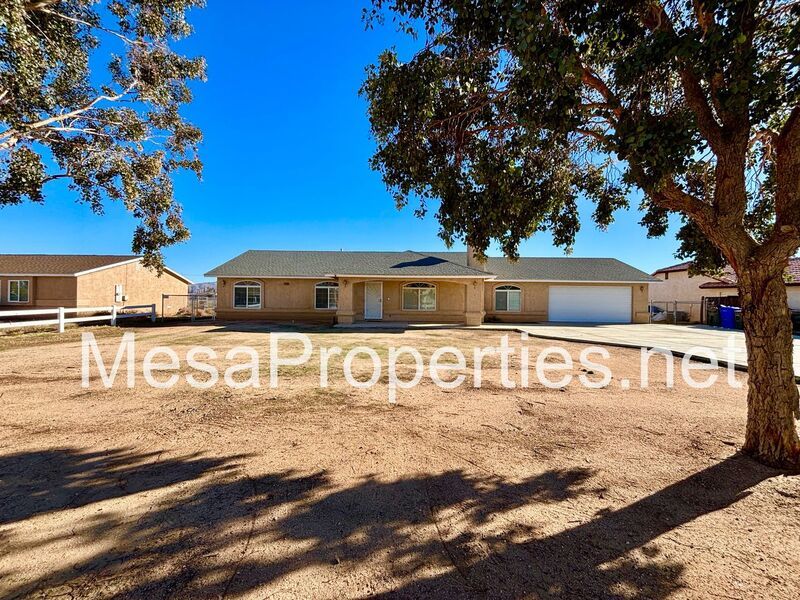 Spacious 4 bedroom 2 bath home with a 2 car garage located in Apple Valley! property image