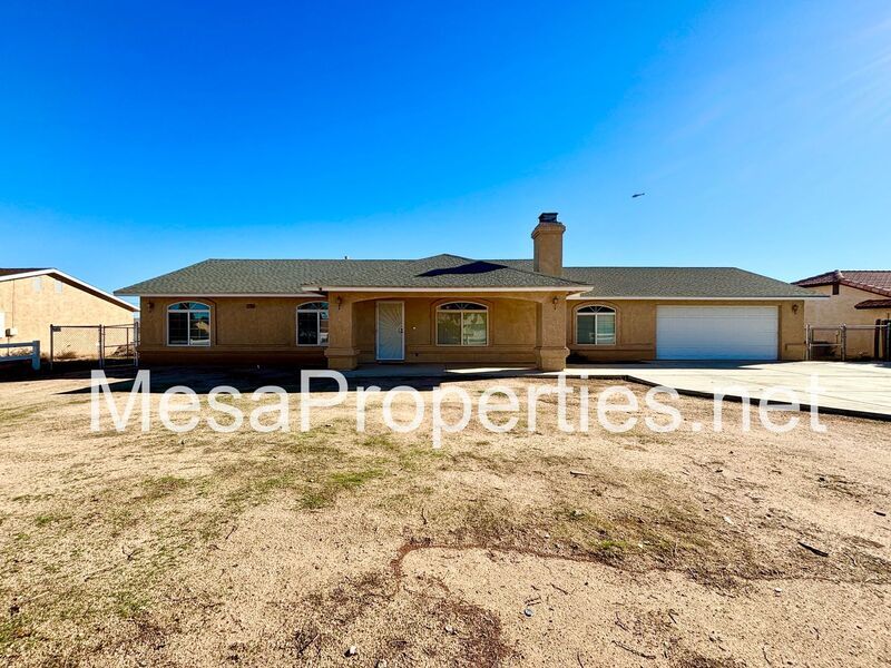Spacious 4 bedroom 2 bath home with a 2 car garage located in Apple Valley! property image