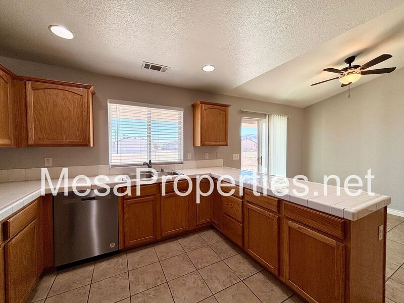 Spacious 4 bedroom 2 bath home with a 2 car garage located in Apple Valley! property image