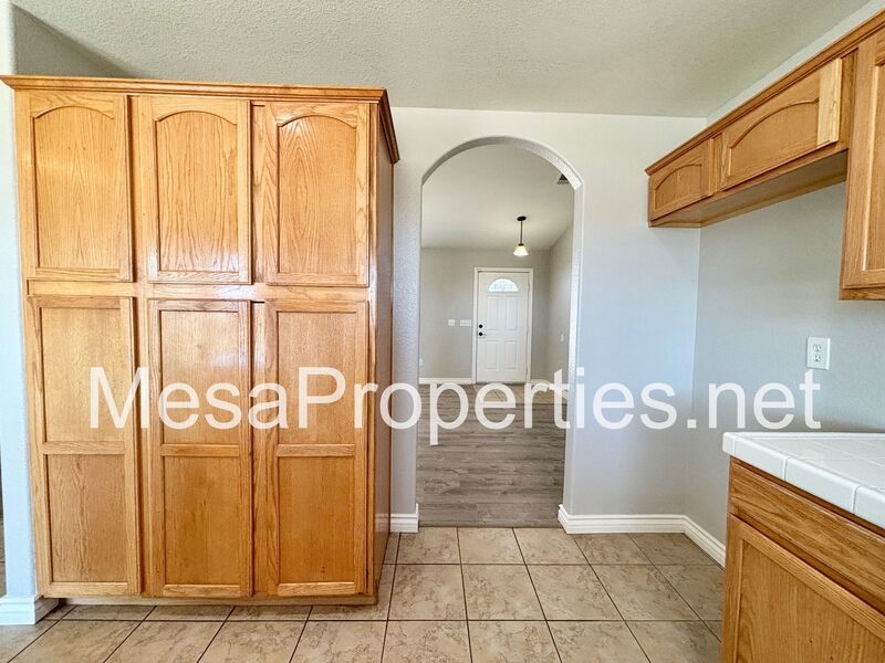 Spacious 4 bedroom 2 bath home with a 2 car garage located in Apple Valley! property image