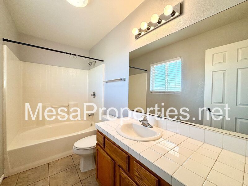 Spacious 4 bedroom 2 bath home with a 2 car garage located in Apple Valley! property image