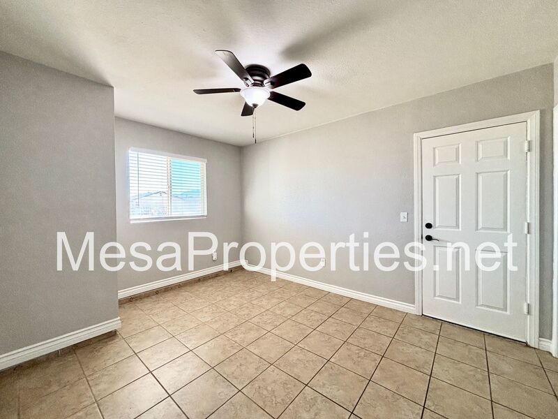 Spacious 4 bedroom 2 bath home with a 2 car garage located in Apple Valley! property image