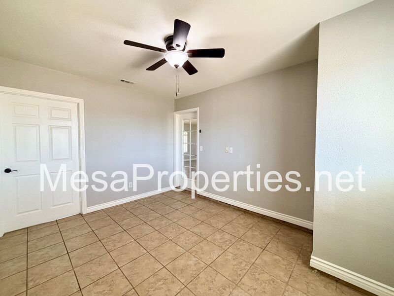 Spacious 4 bedroom 2 bath home with a 2 car garage located in Apple Valley! property image