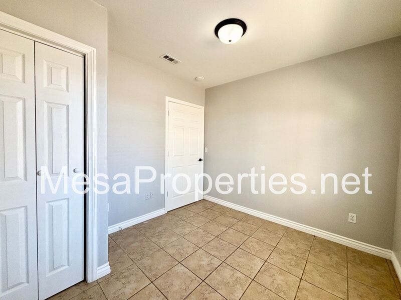 Spacious 4 bedroom 2 bath home with a 2 car garage located in Apple Valley! property image