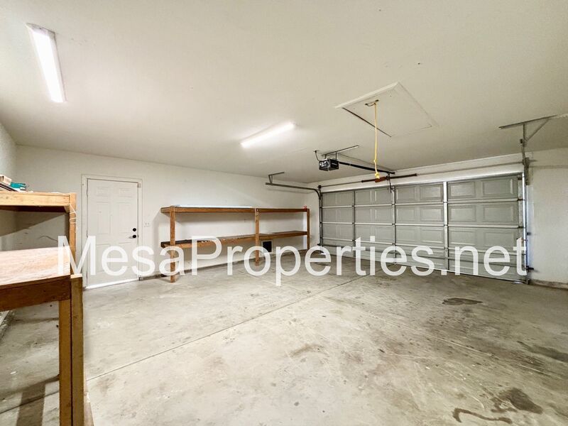 Spacious 4 bedroom 2 bath home with a 2 car garage located in Apple Valley! property image