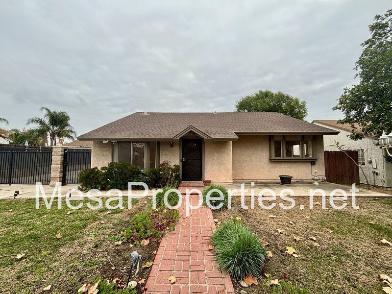 Charming 3 Bedroom/2 Bathroom Home in Rialto property image