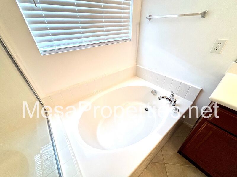 Beautiful 4 bedroom 2 bedroom Home property image