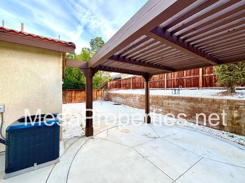 Beautiful 4 bedroom 2 bedroom Home property image