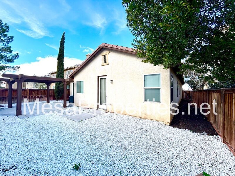 Beautiful 4 bedroom 2 bedroom Home property image