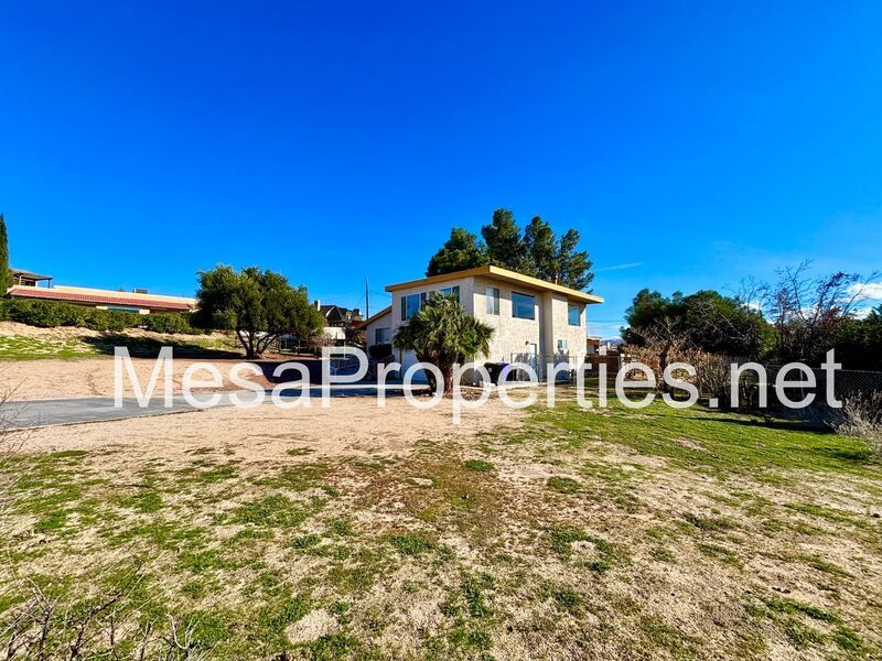 3 Bedroom 2 Bath Home in Apple Valley property image