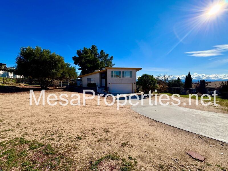3 Bedroom 2 Bath Home in Apple Valley property image