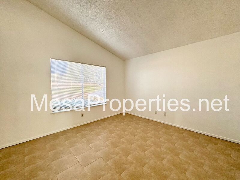 3 Bedroom 2 Bath Home in Apple Valley property image