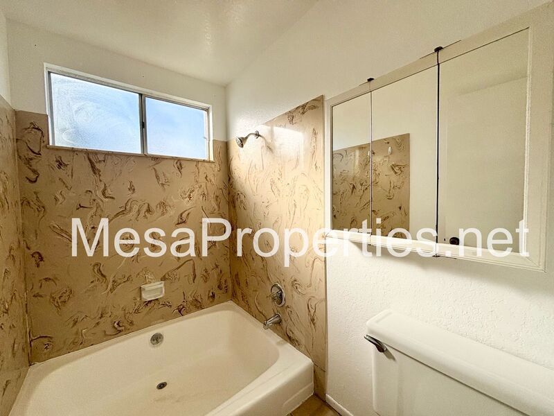 3 Bedroom 2 Bath Home in Apple Valley property image