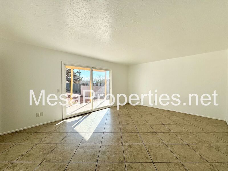 3 Bedroom 2 Bath Home in Apple Valley property image