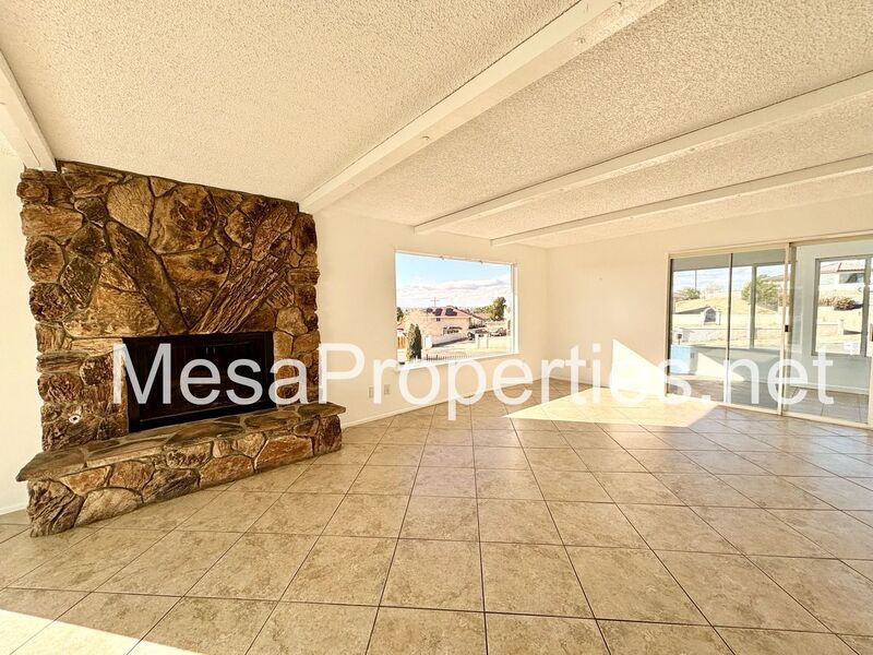 3 Bedroom 2 Bath Home in Apple Valley property image