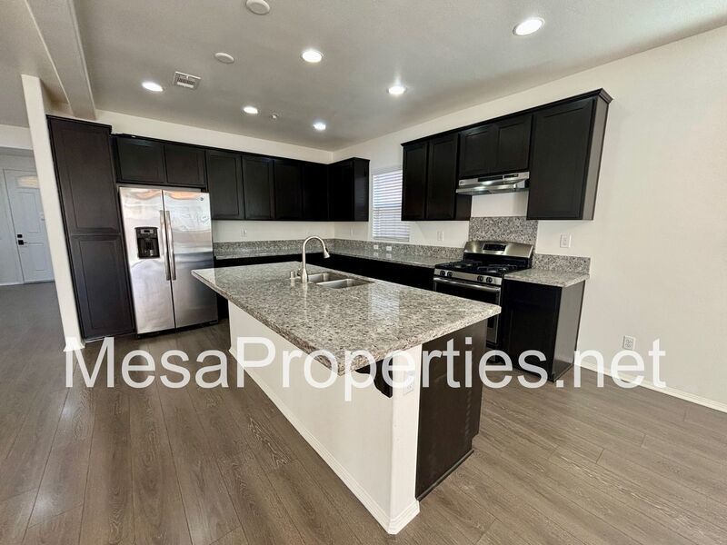 Large 4 Bedroom/3 Bath Home with 3 Car Garage in Fontana! property image