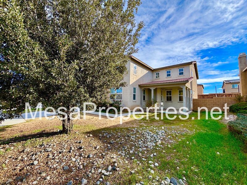 Gorgeous 4 Bed 2.5 Bath Home in Victorville! property image