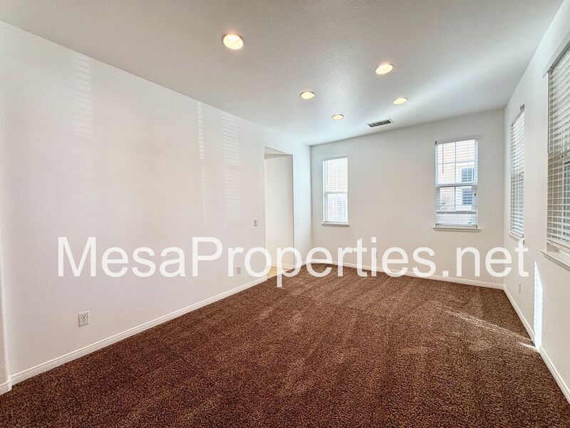 Gorgeous 4 Bed 2.5 Bath Home in Victorville! property image