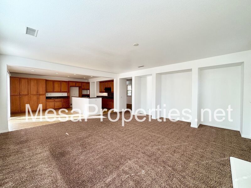 Gorgeous 4 Bed 2.5 Bath Home in Victorville! property image