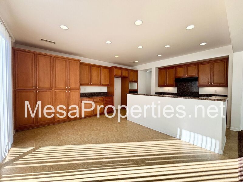 Gorgeous 4 Bed 2.5 Bath Home in Victorville! property image