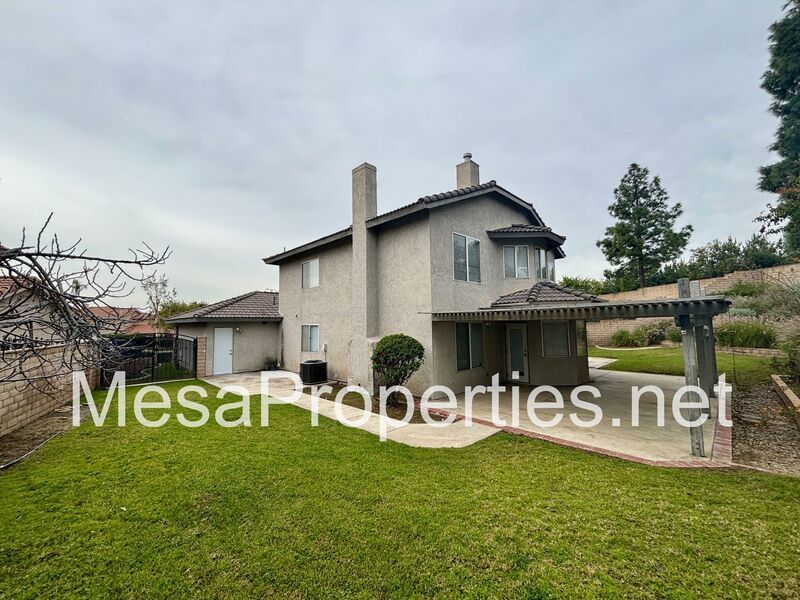 Beautiful 4 Bed / 3 Bath Home Near UCR & Canyon Crest Town Center property image