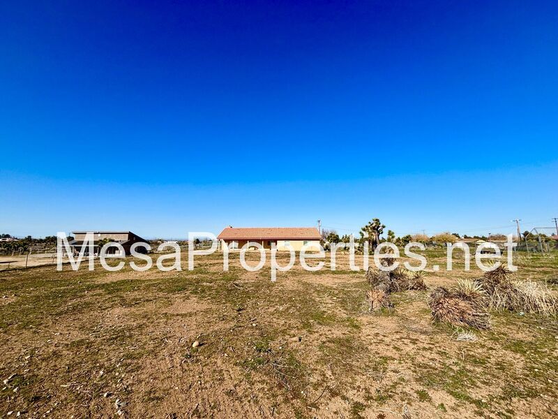 Beautiful 3 Bedroom 2 Bathroom Home in Phelan! property image