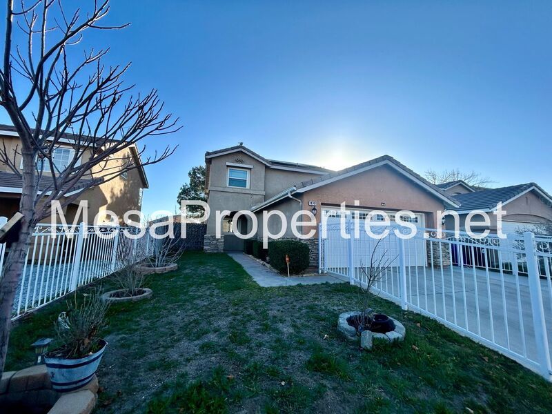 MUST SEE! Stunning 3 Bed 2 Bath Home in Victorille! property image