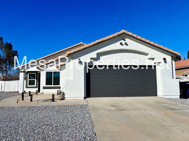 Charming 3 Bed 2 Bath Home in Victorville property image