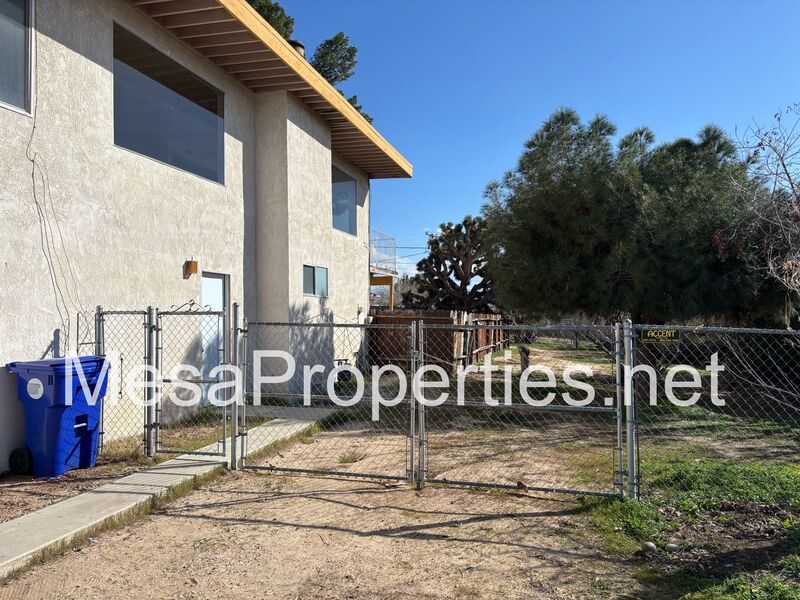 3 Bedroom 2 Bath Home in Apple Valley property image