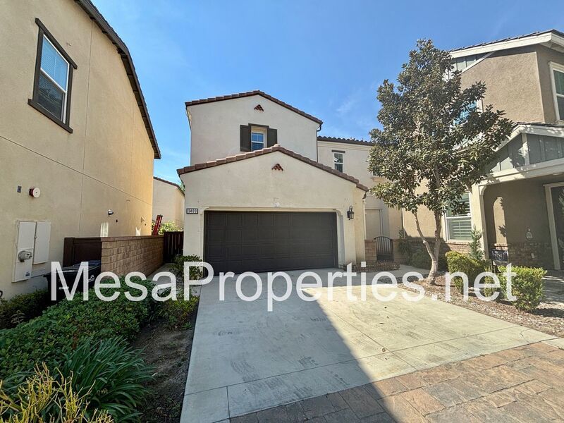 Spacious 4 Bed/3 Bath With Solar in New Haven! property image