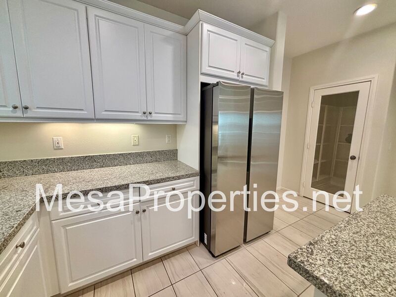 Spacious 4 Bed/3 Bath With Solar in New Haven! property image