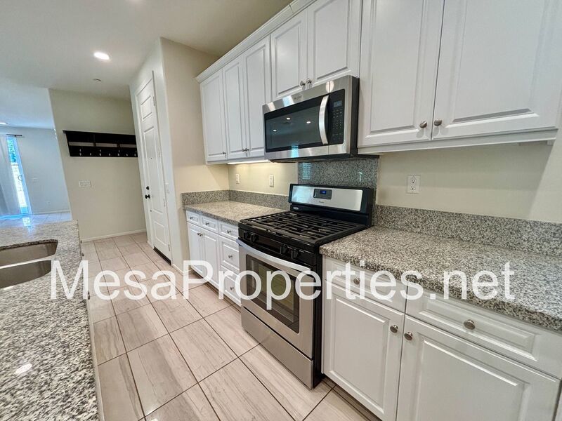 Spacious 4 Bed/3 Bath With Solar in New Haven! property image