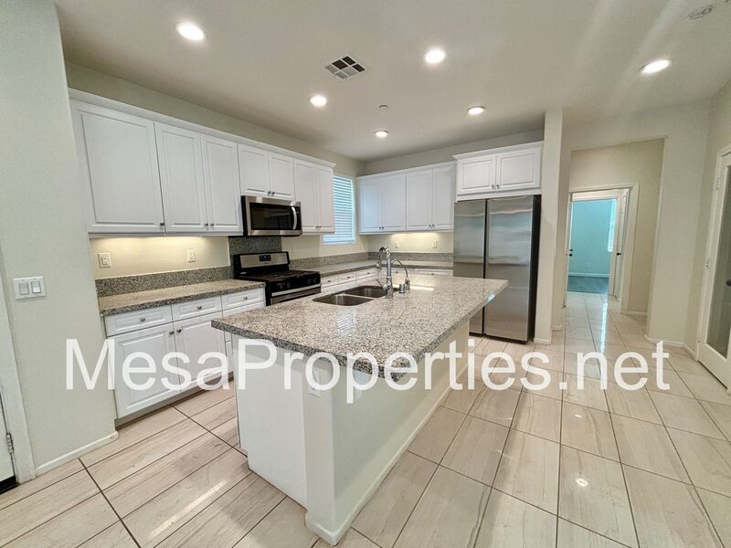 Spacious 4 Bed/3 Bath With Solar in New Haven! property image