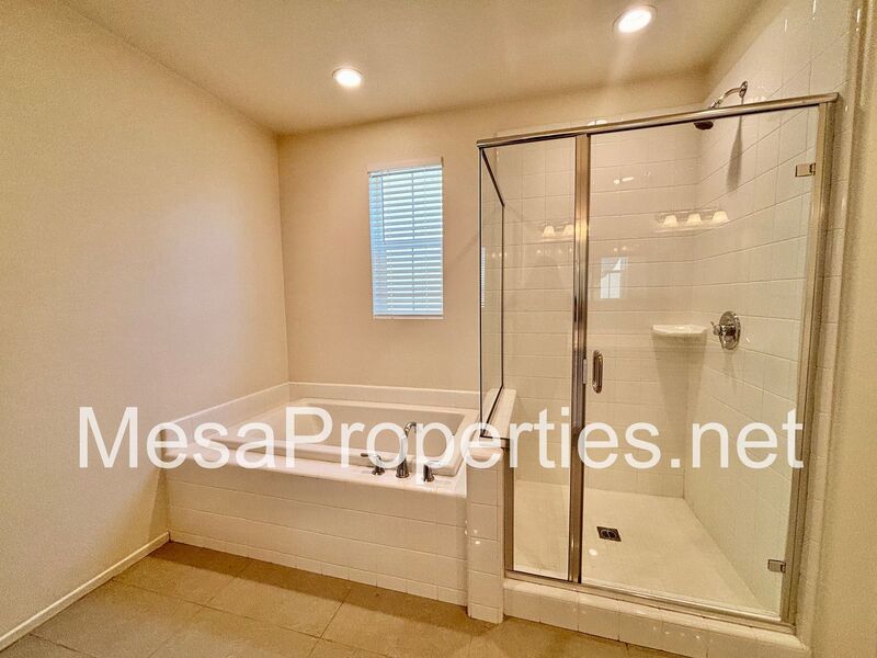 Spacious 4 Bed/3 Bath With Solar in New Haven! property image