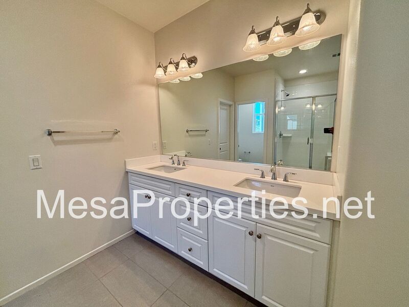 Spacious 4 Bed/3 Bath With Solar in New Haven! property image