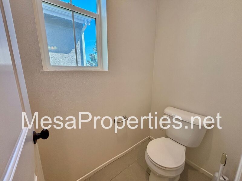 Spacious 4 Bed/3 Bath With Solar in New Haven! property image