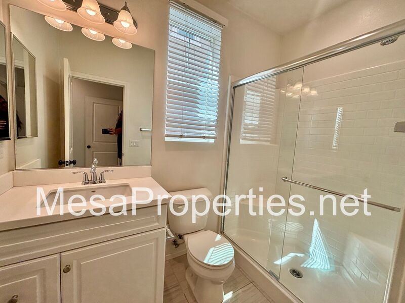 Spacious 4 Bed/3 Bath With Solar in New Haven! property image