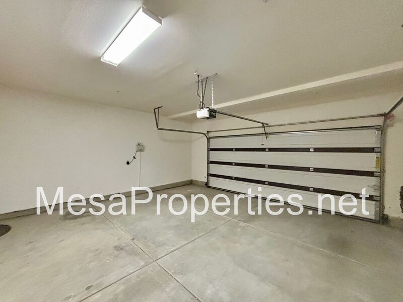 Spacious 4 Bed/3 Bath With Solar in New Haven! property image