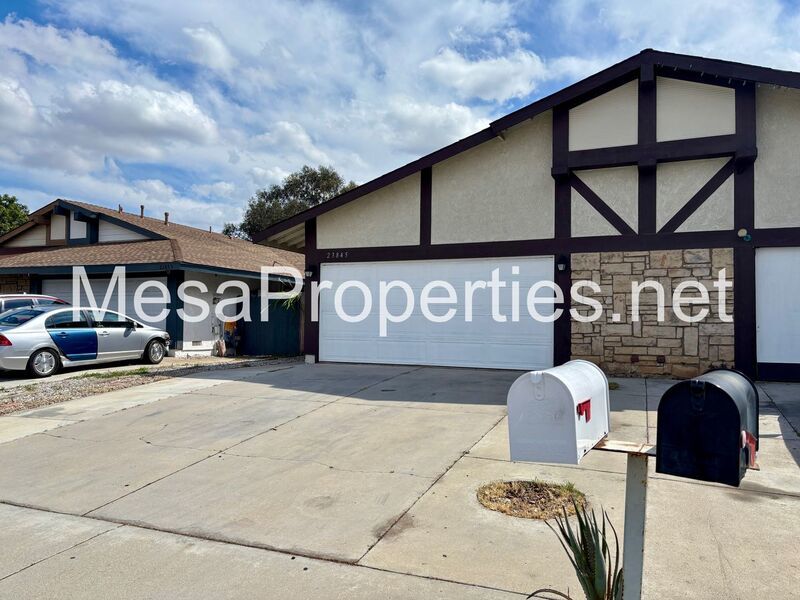 Charming 3-Bed 2-Bath Home in Moreno Valley property image