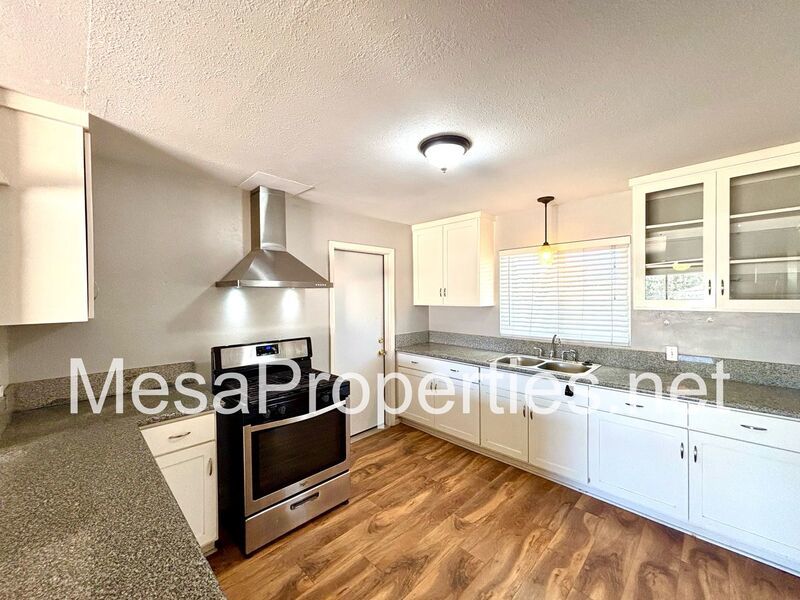 Beautiful 3 Bedroom 2 Bathroom Home in Apple Valley property image