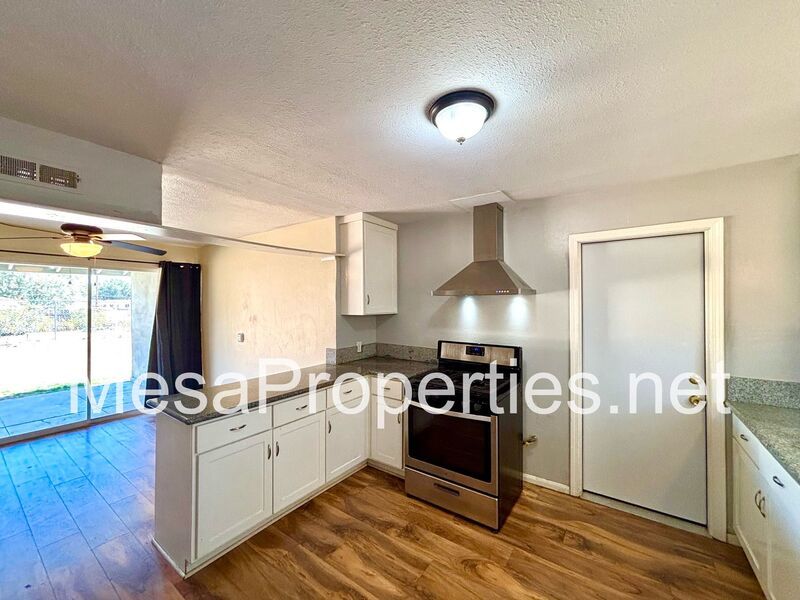 Beautiful 3 Bedroom 2 Bathroom Home in Apple Valley property image