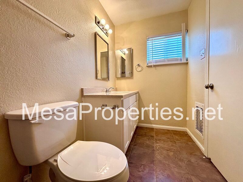 Beautiful 3 Bedroom 2 Bathroom Home in Apple Valley property image