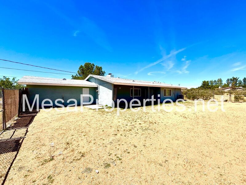 Beautiful 3 Bedroom 2 Bathroom Home in Apple Valley property image