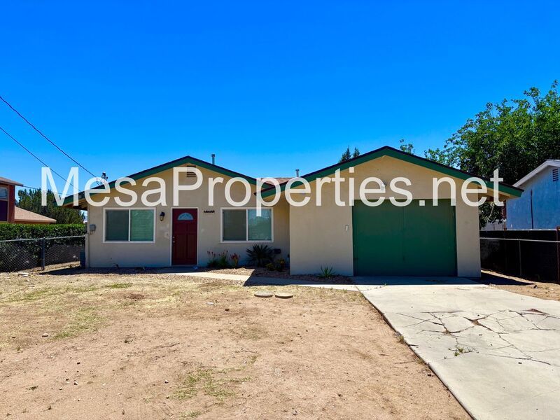 2 Bedroom 1 Bathroom Home + Bonus room in Hesperia property image